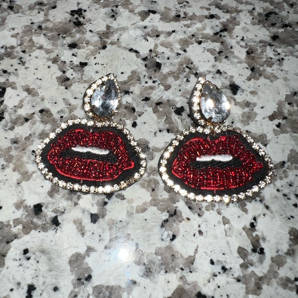 Diamond Lips kiss earrings